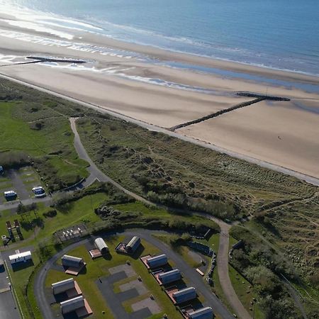 Ffrith Beach Glamping With Hot Tub Hotel Prestatyn Exterior photo